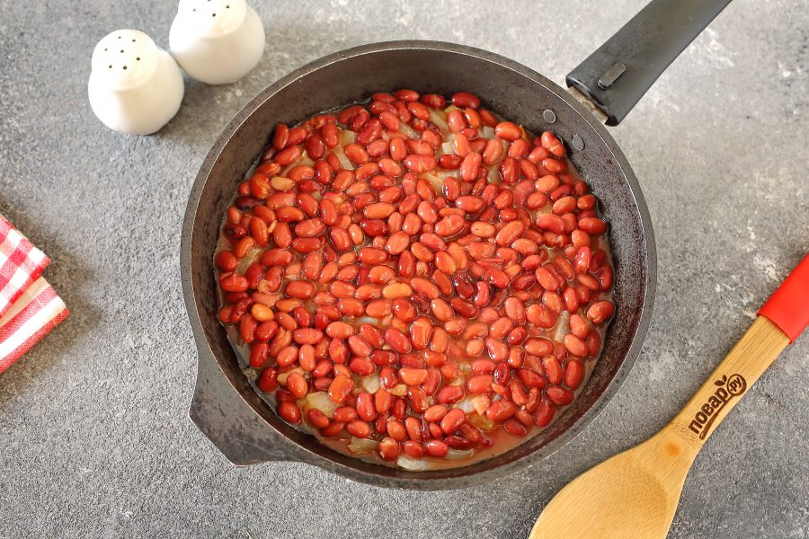 Минтай с фасолью в томатном соусе - фото шаг 6