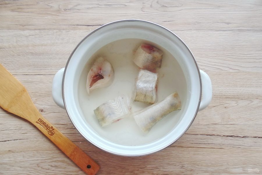 Рыбный суп из судака с пшеном - фото шаг 3
