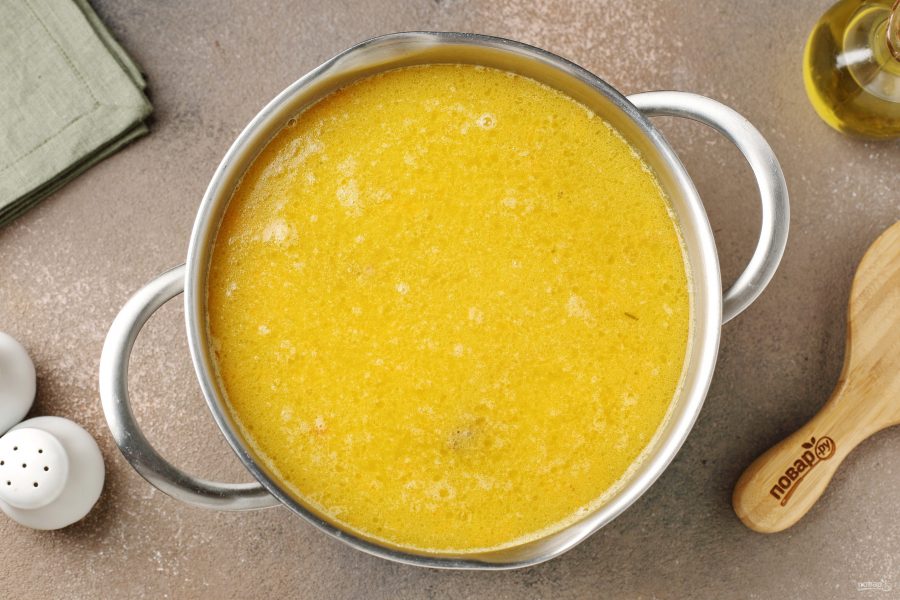 Гороховый суп с тушенкой - фото шаг 6