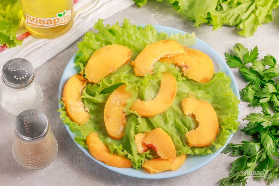 Салат с креветками и персиками - фото шаг 2