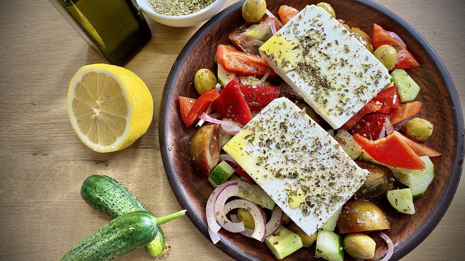 Фото к рецепту: Хориатики - греческий салат