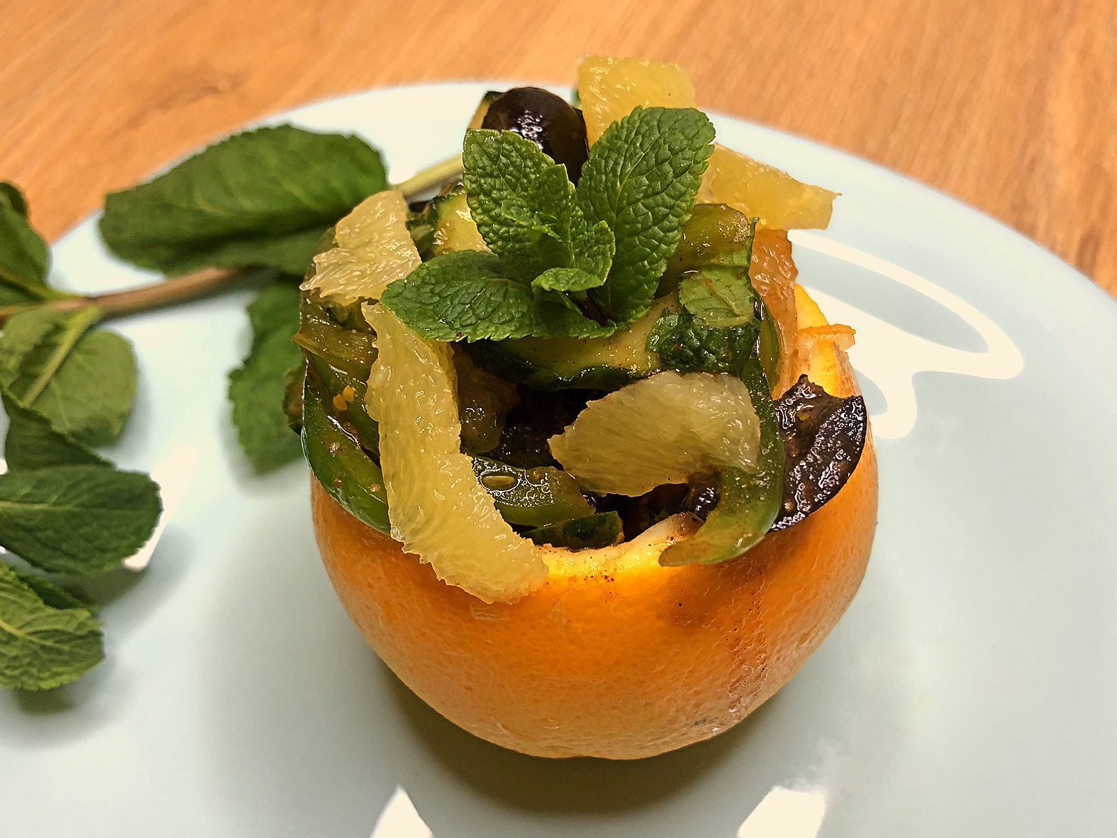 Фото к рецепту: Марокканский салат с апельсином