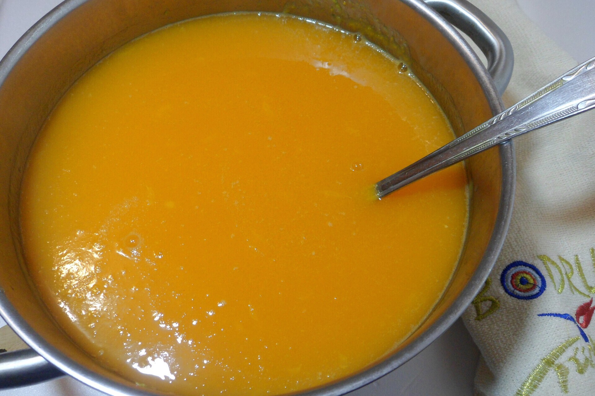 Натуральный сок из тыквы, моркови и цитрусовых на зиму: шаг 6