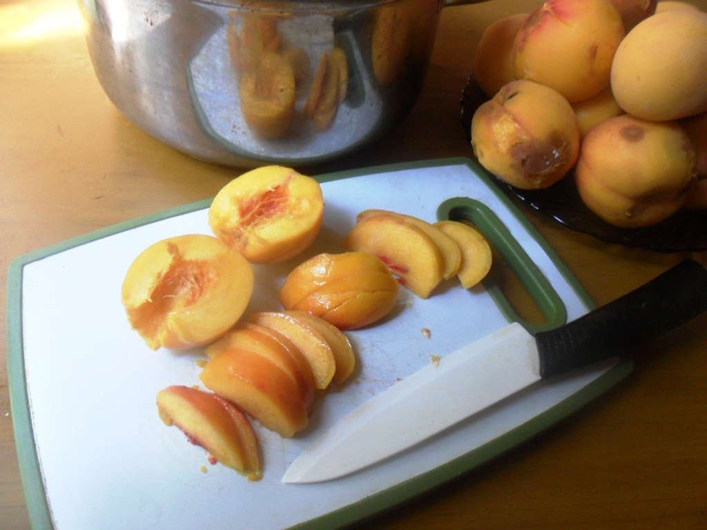 Персиковое варенье с лавандой: шаг 1