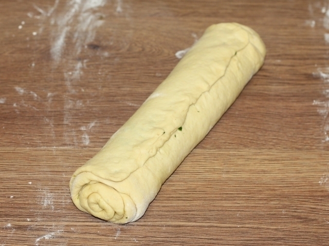 Хлеб с зеленым чесночным соусом: шаг 16