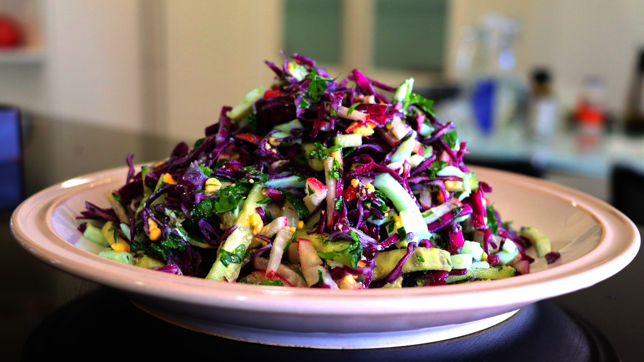 Фото к рецепту: Салат весенний без майонеза, салат "весна"