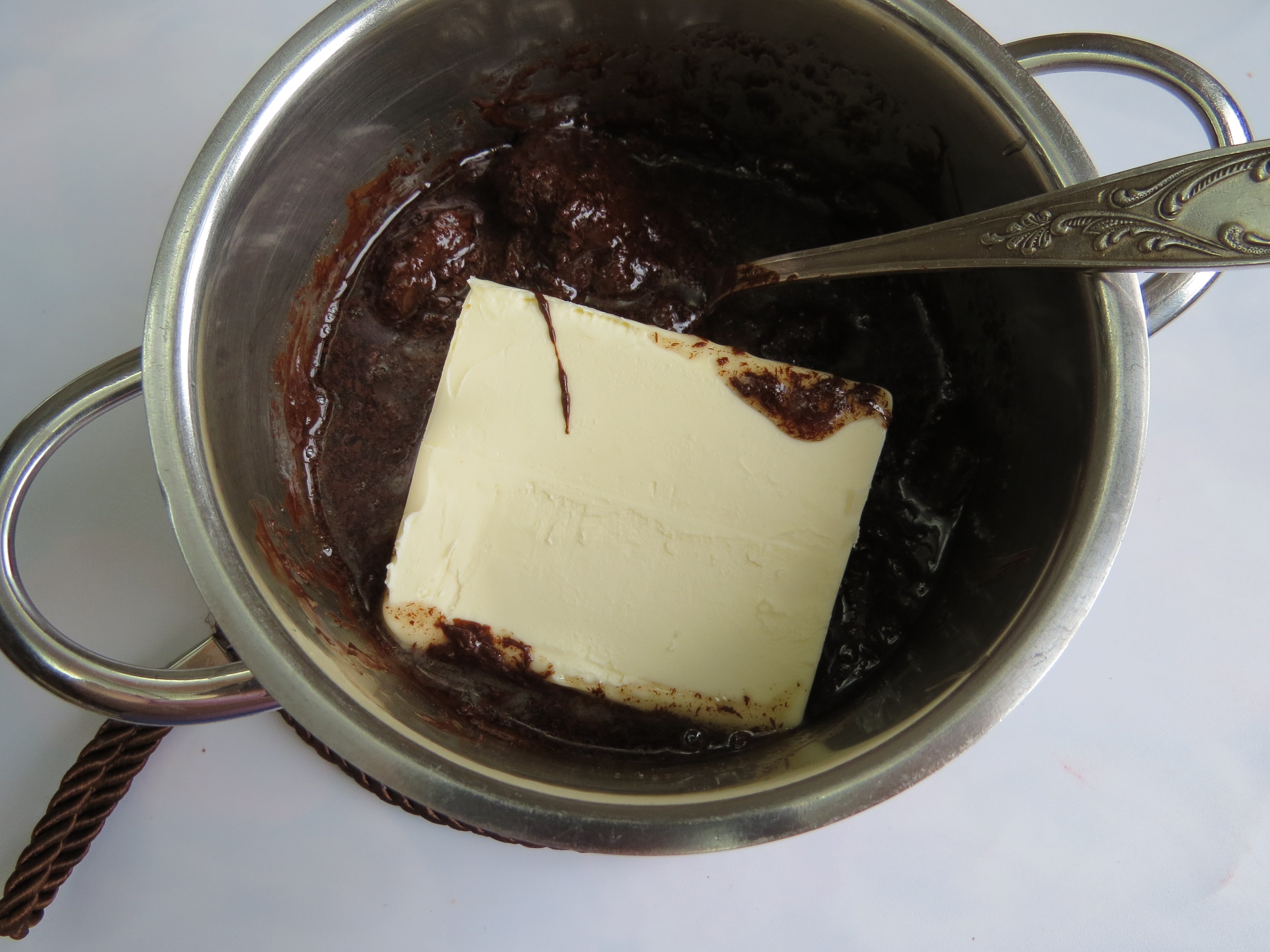 Шоколадные пирожные «искушение вкусом» с пряным сиропом из 5 специй : шаг 3