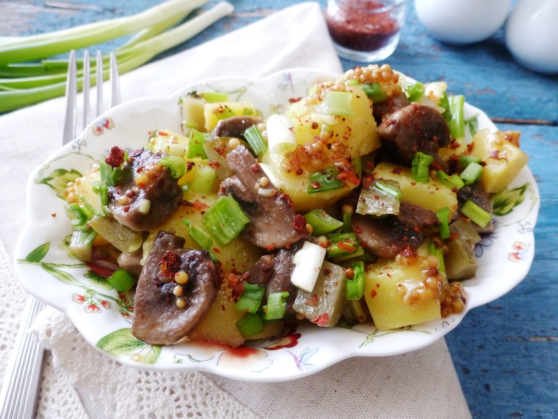 Картофельный салат с жареными шампиньонами и сумахом #постныйстол: шаг 8