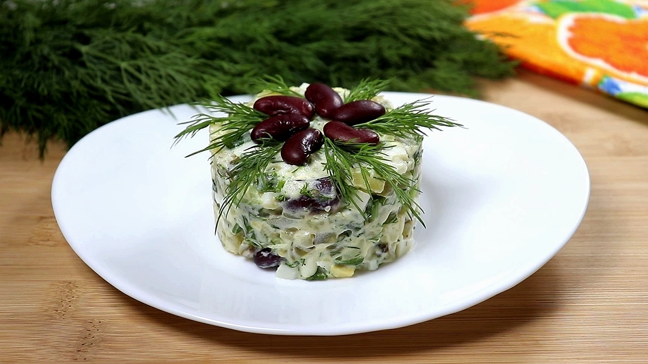 Фото к рецепту: Салат с красной фасолью