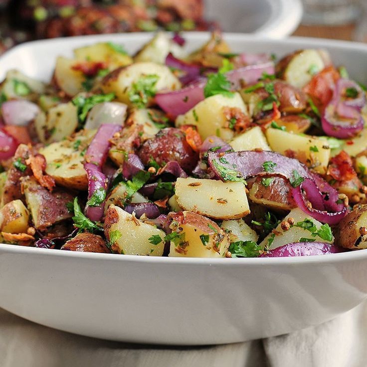 Фото к рецепту: Мужской картофельный салат с беконом 