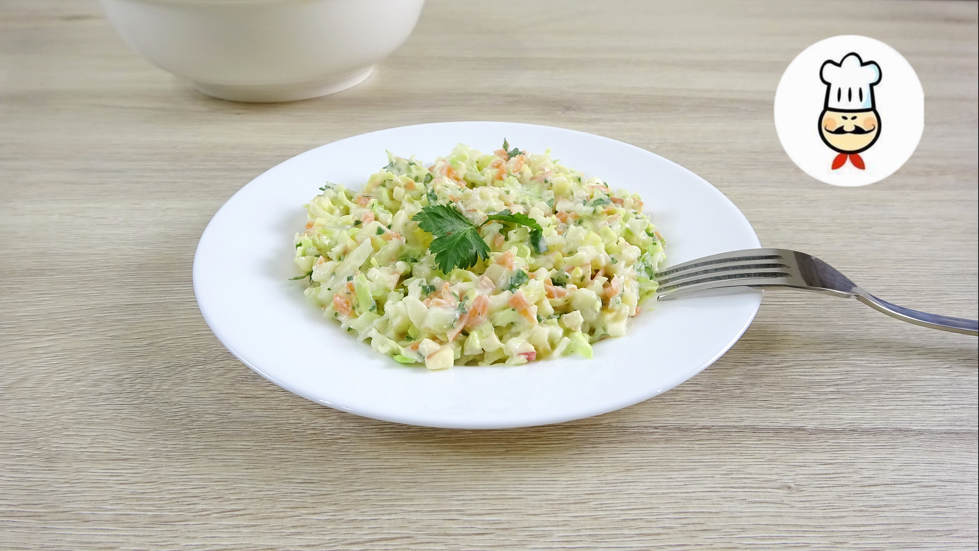 Фото к рецепту: Капустный салат без соли и специй