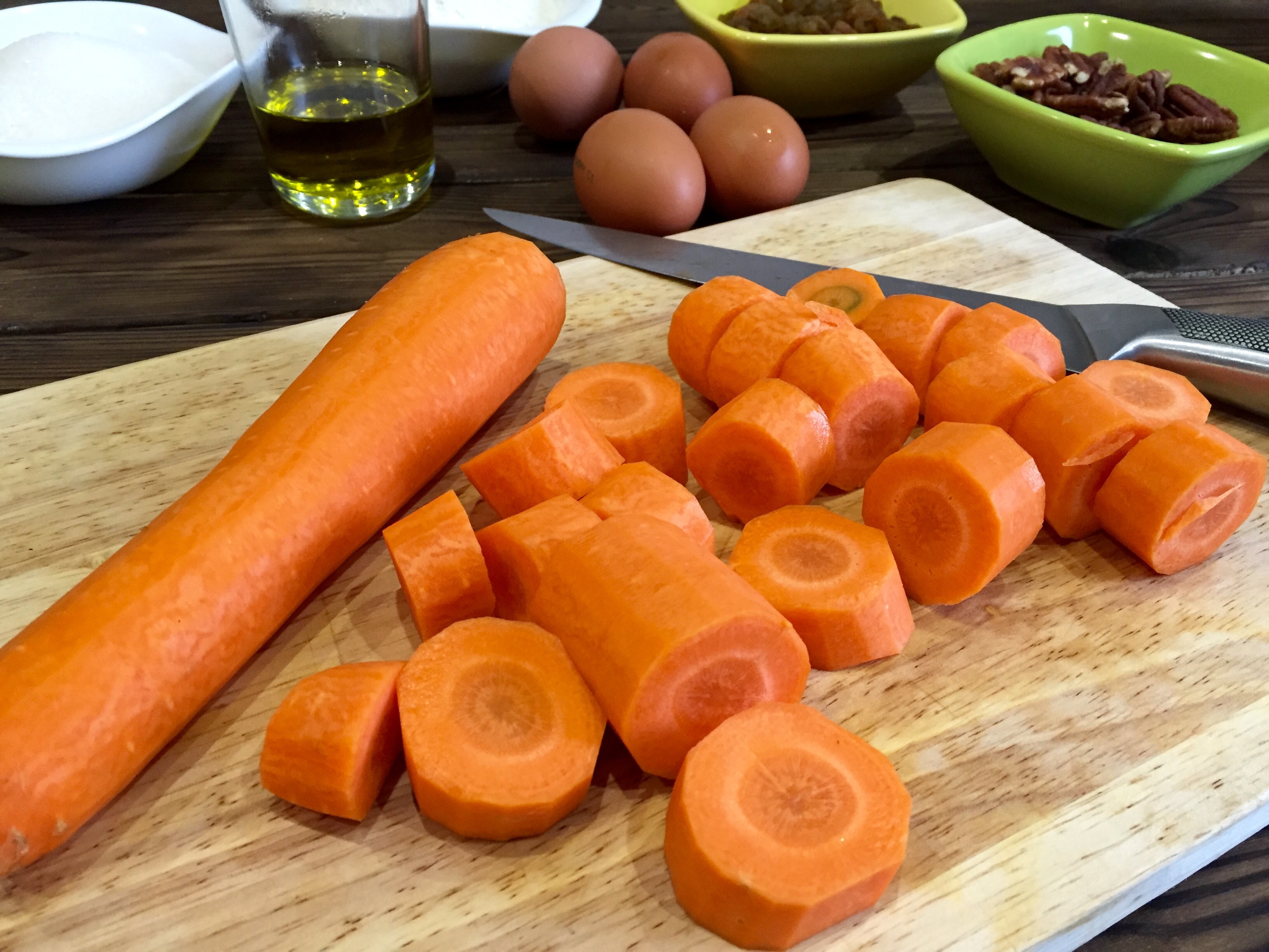 Морковный пирог с изюмом и орехами пекан: шаг 2