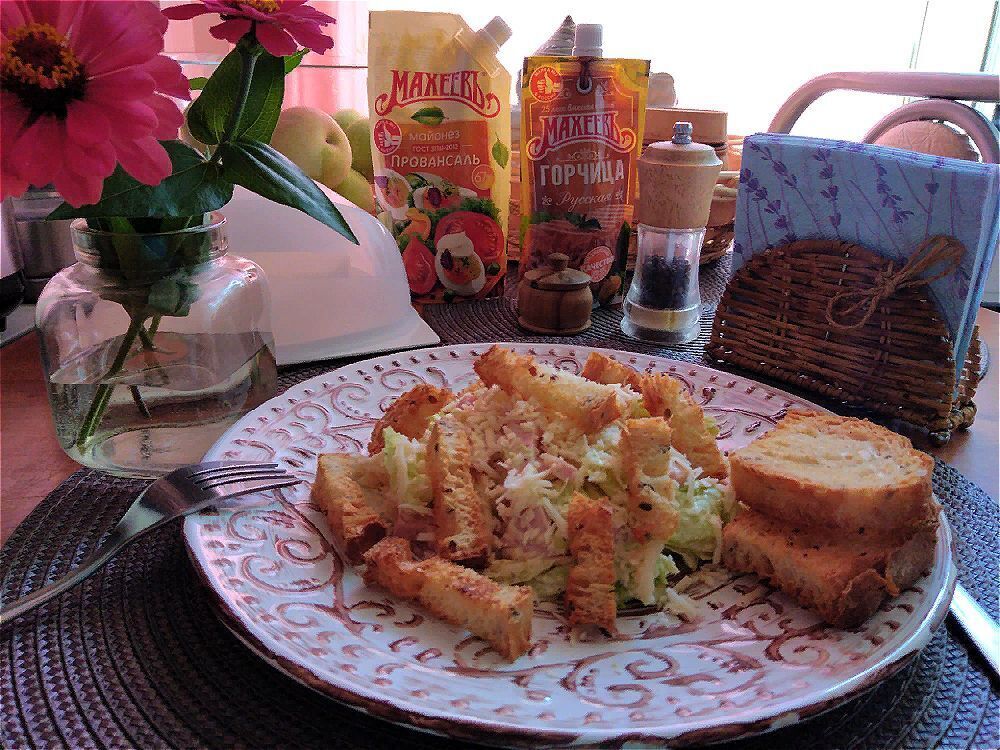 Фото к рецепту: Салат с сухариками #махеевъ