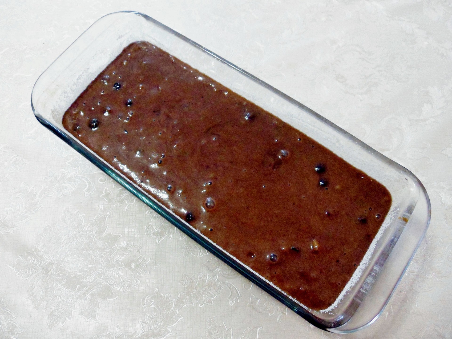 Постный шоколадный манник с ягодами, сухофруктами и орехами: шаг 8