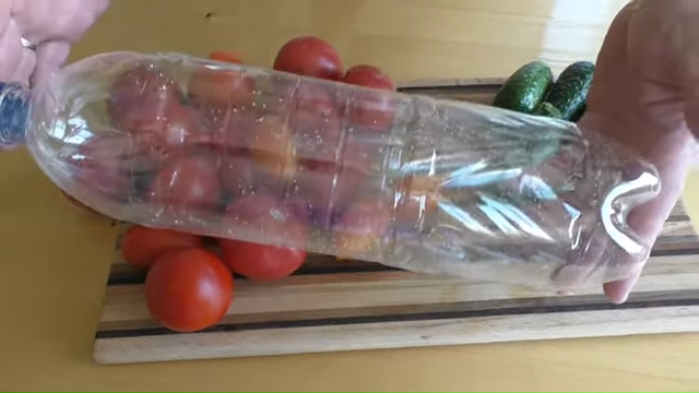 Маринованные овощи в бутылке: шаг 2