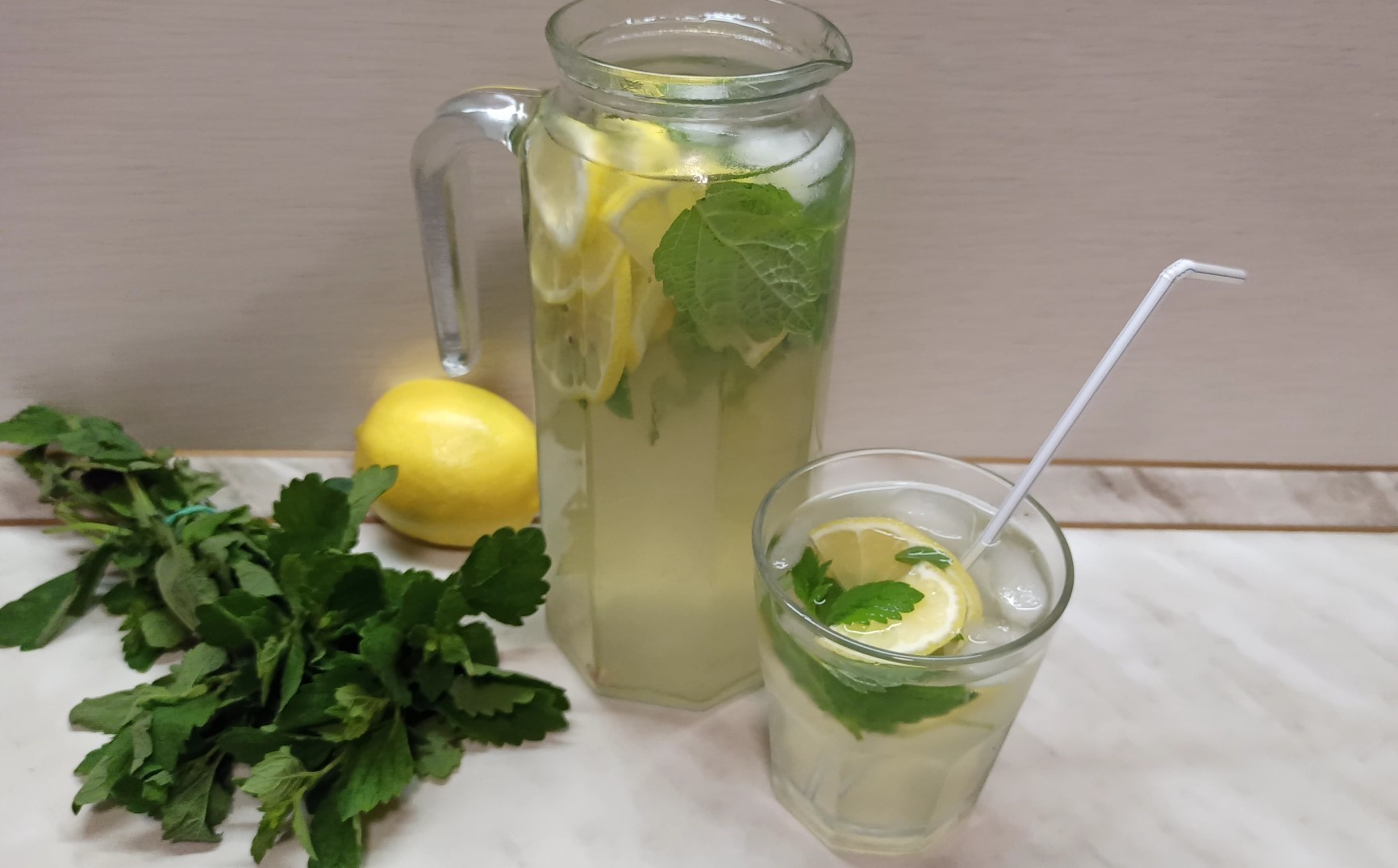Фото к рецепту: Домашний лимонад с мятой