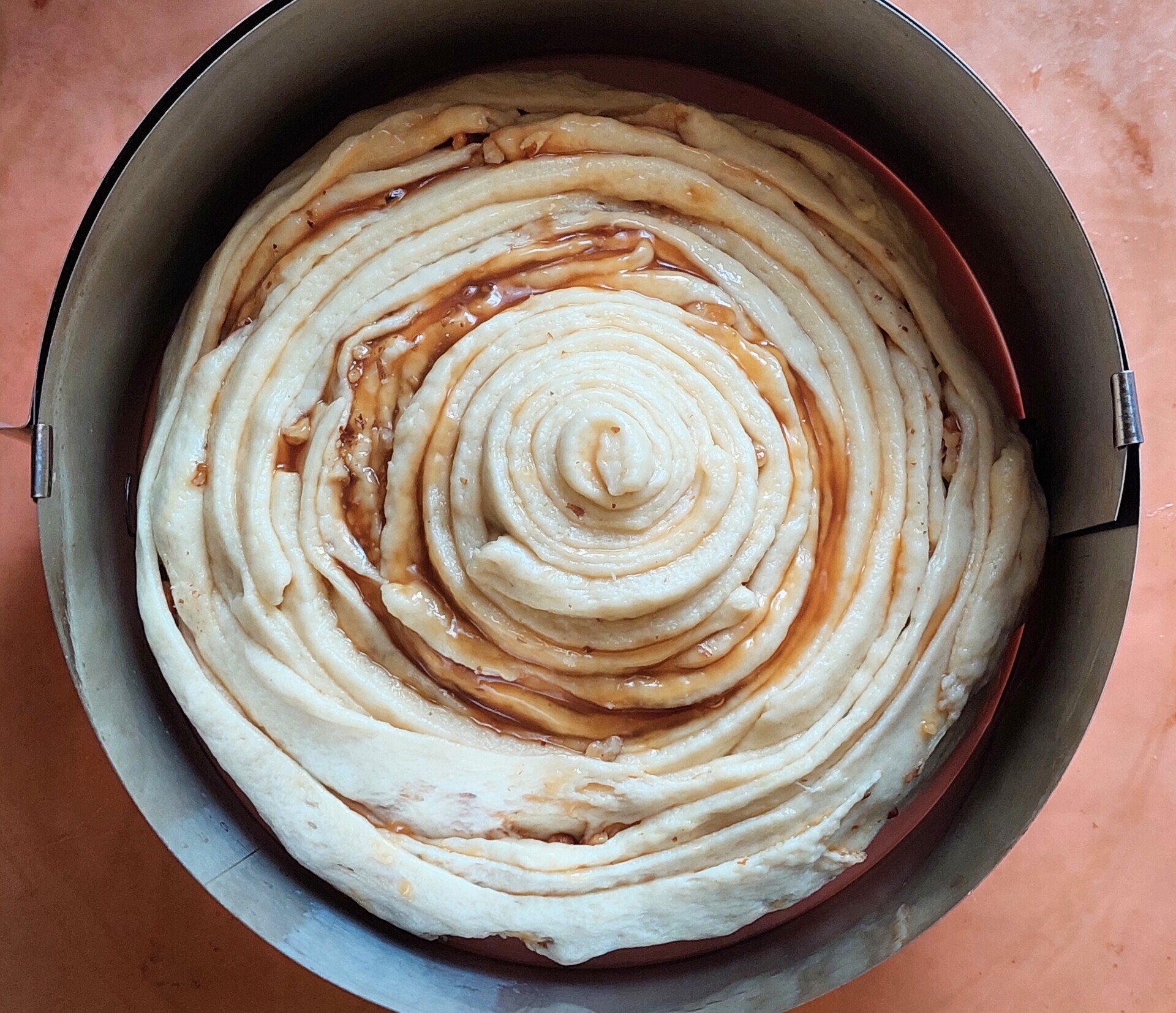 Спиральный карамельно-ореховый пирог #махеевъ : шаг 10