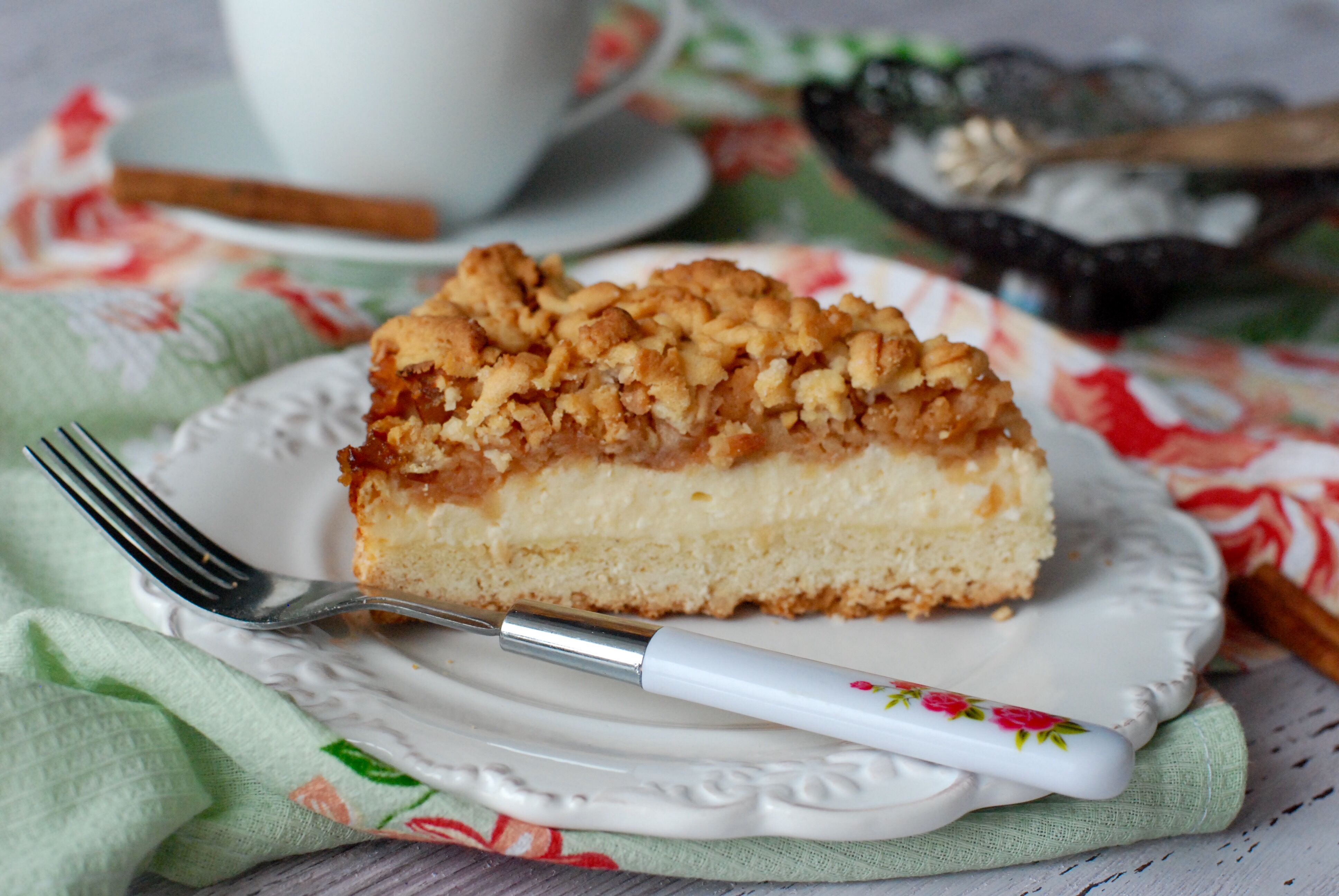 Пирог с творожным и яблочно-финиковым слоями: шаг 8
