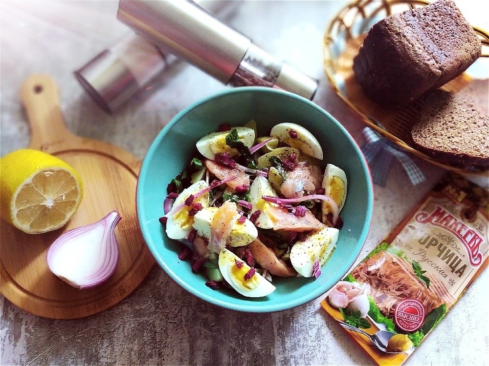 Фото к рецепту: Салат из молодого картофеля и мангольда с горчичной заправкой “махеевъ” #махеевъ