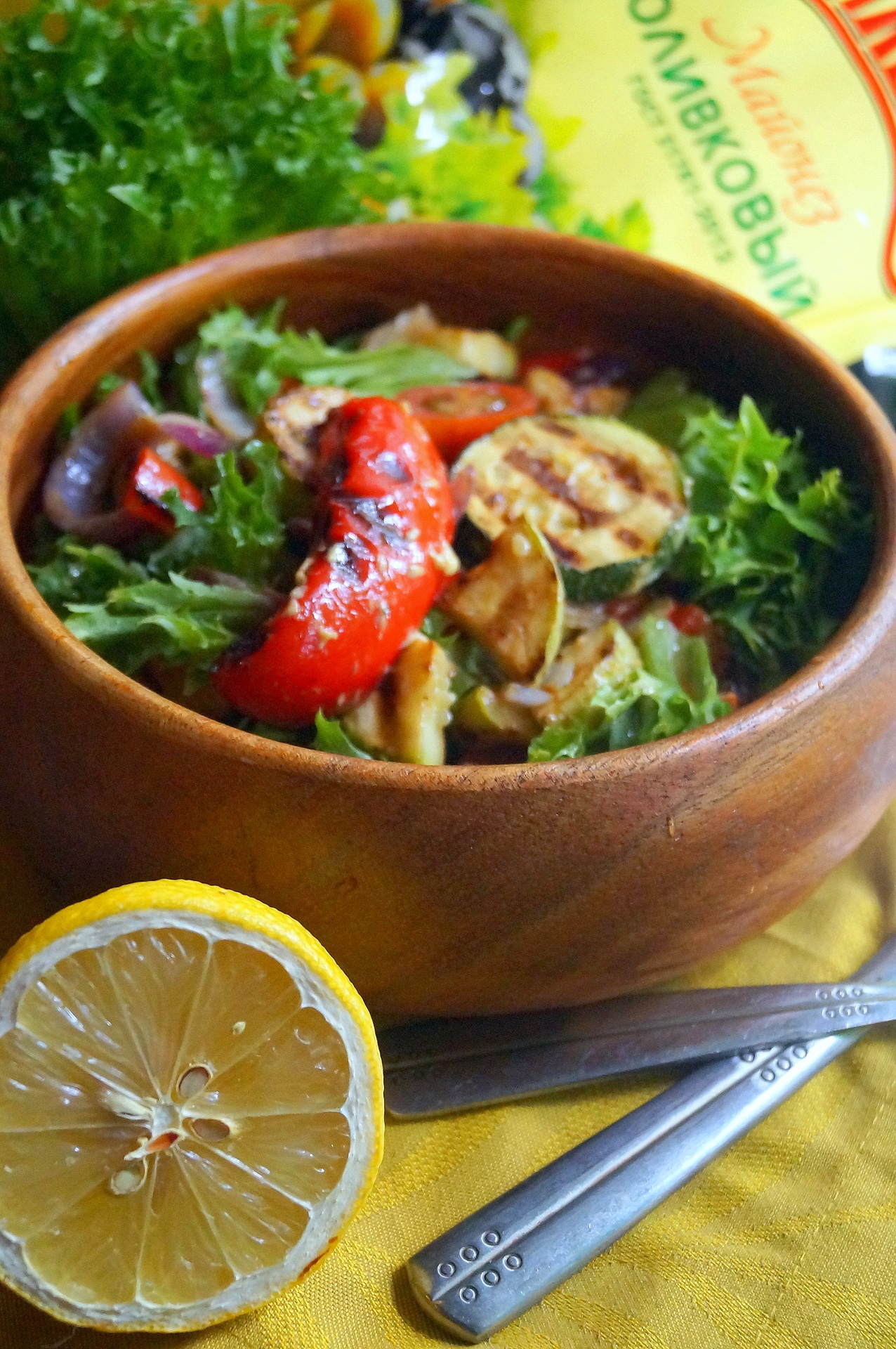 Фото к рецепту: Тёплый салат с печёными овощами #махеевънаприроде 