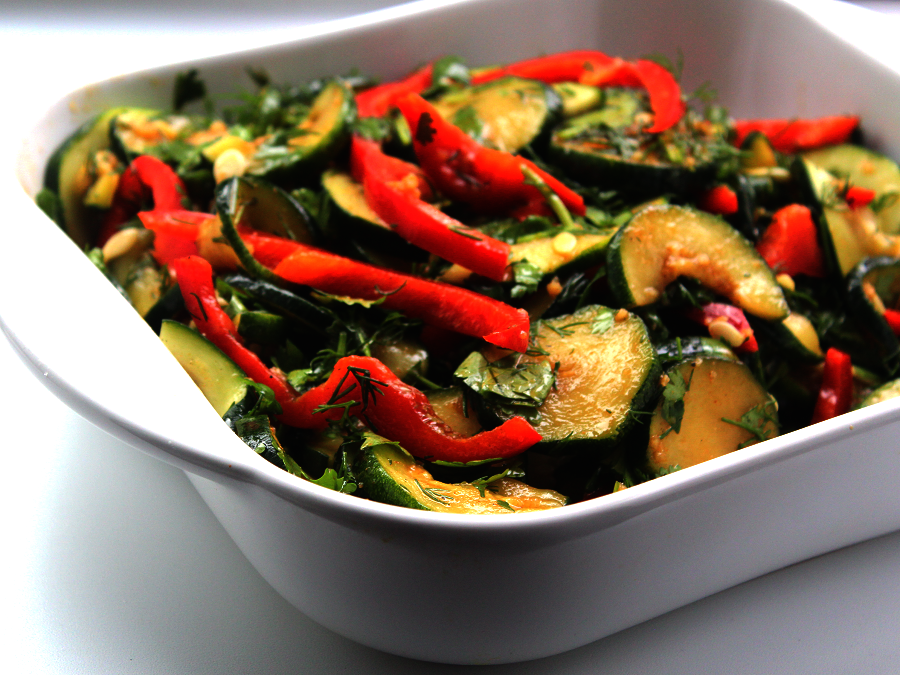 Фото к рецепту: Салат из овощей по-корейски