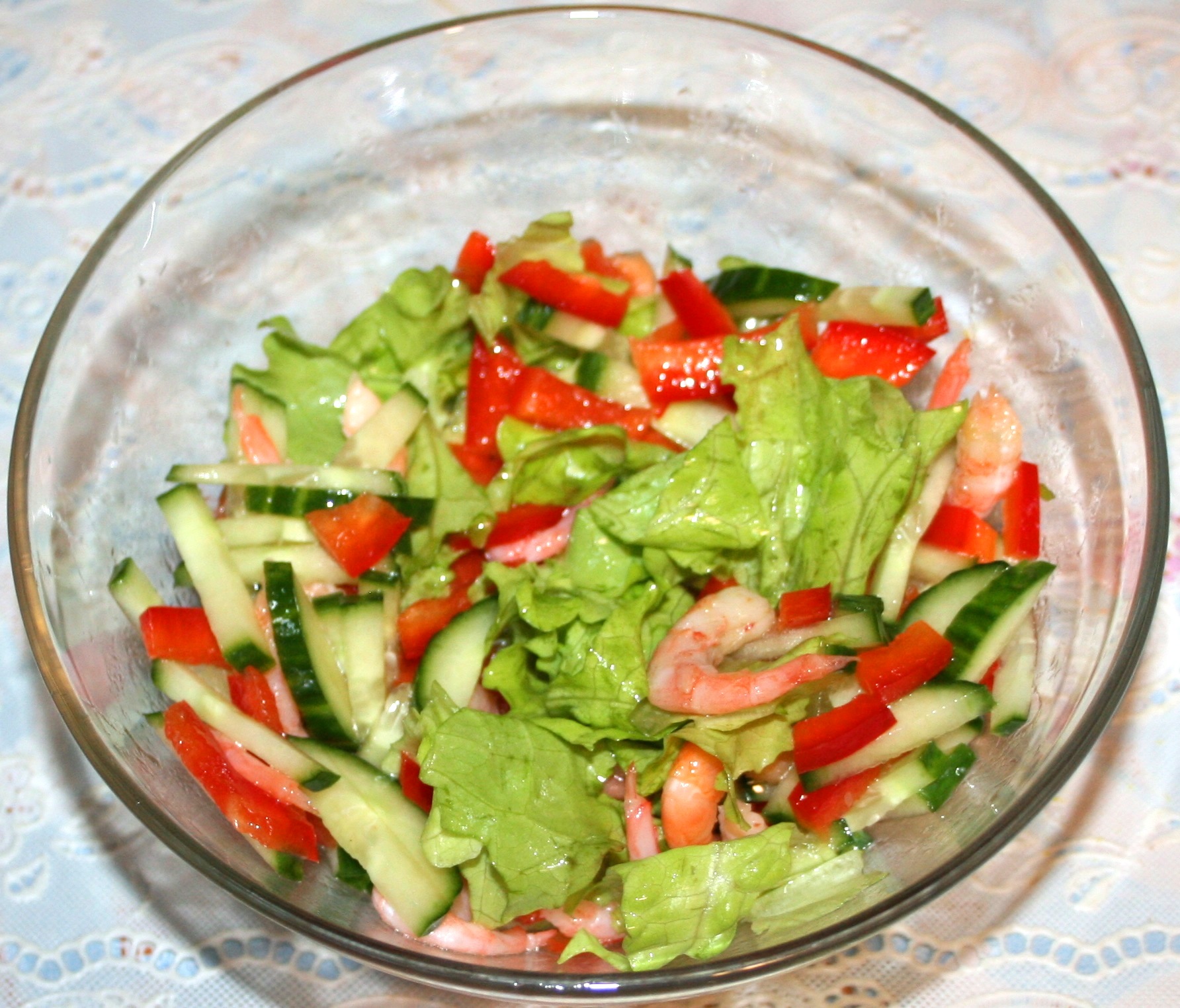 Овощной салат с креветками в тарталетках из лаваша: шаг 8