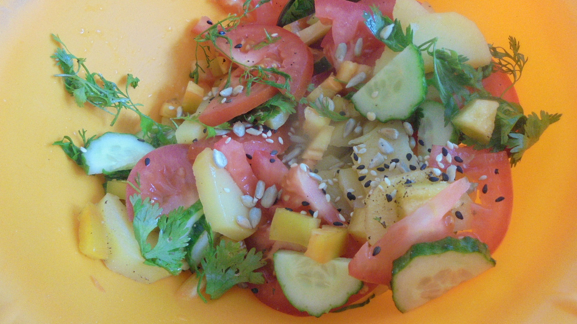 Салат из свежих овощей с медово-горчичной заправкой махеевъ #махеевъ: шаг 7