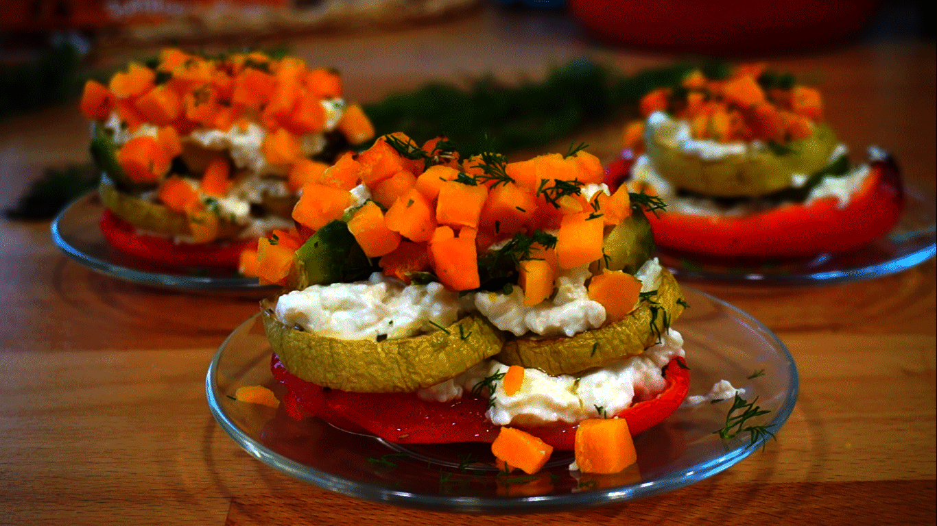 Фото к рецепту: Салат из запеченных овощей с уникальной заправкой