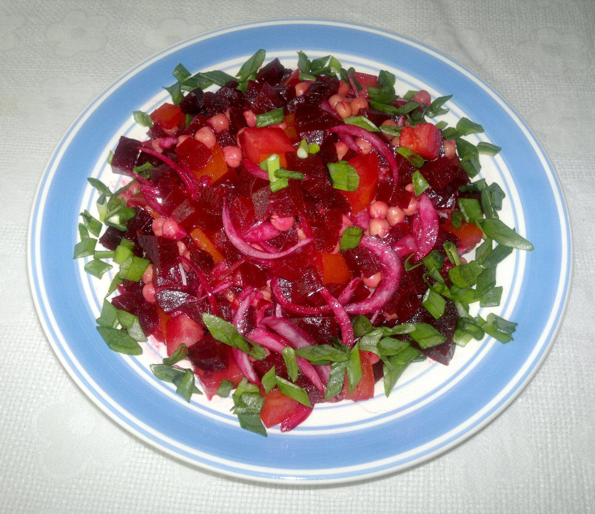 Салат из свёклы с помидорами, нутом и фиолетовым луком #постныйстол: шаг 8