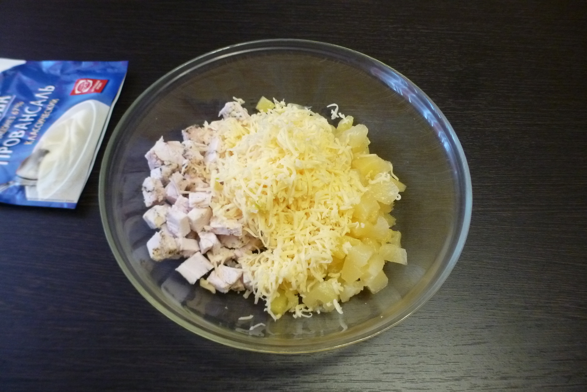 Салат из курицы, ананаса и сыра: шаг 4