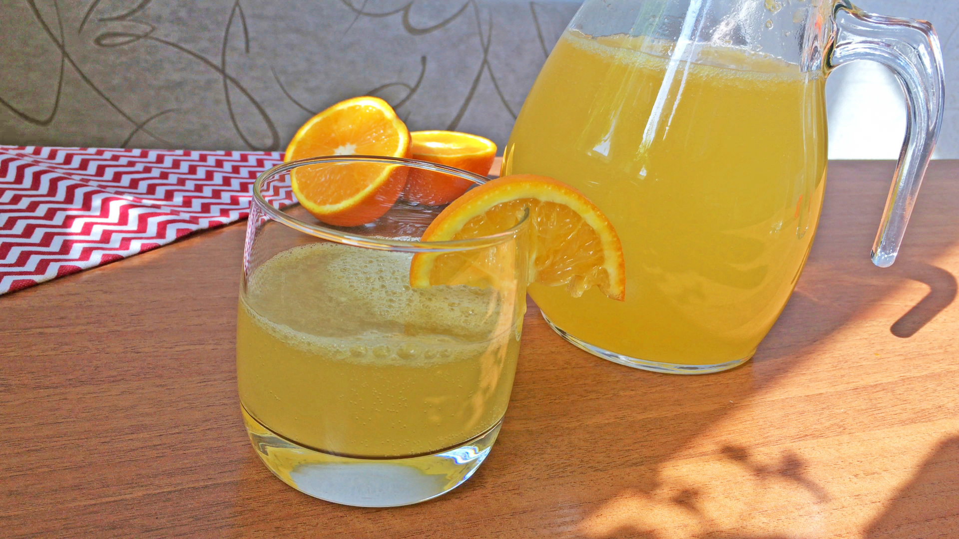 Фото к рецепту: Домашний апельсиновый лимонад