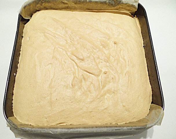 Бисквитный торт с семенами подсолнуха: шаг 8