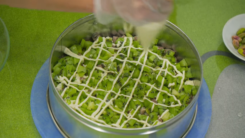 Праздничный салат «изумруд»: шаг 5