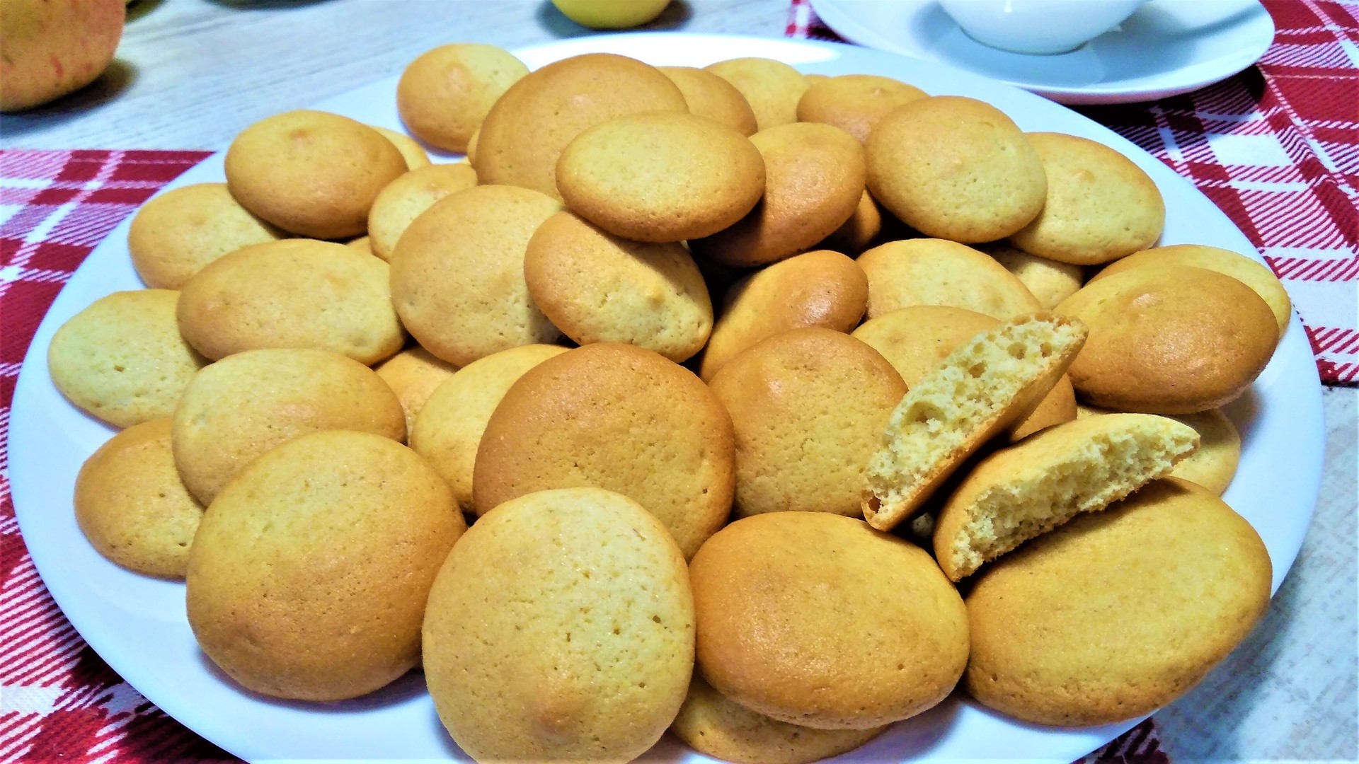 Фото к рецепту: Печенье без глютена на кукурузной и рисовой муке