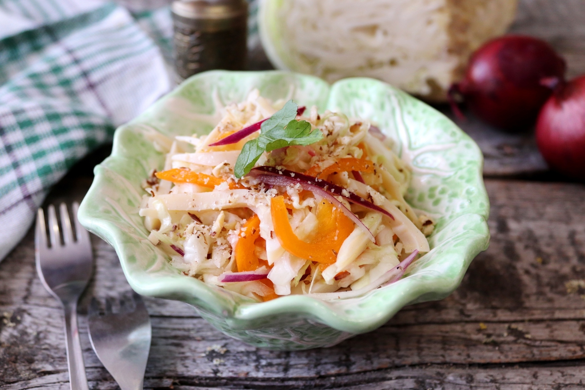 Капустный салат с кальмарами под чесночной заправкой #постныйстол: шаг 5