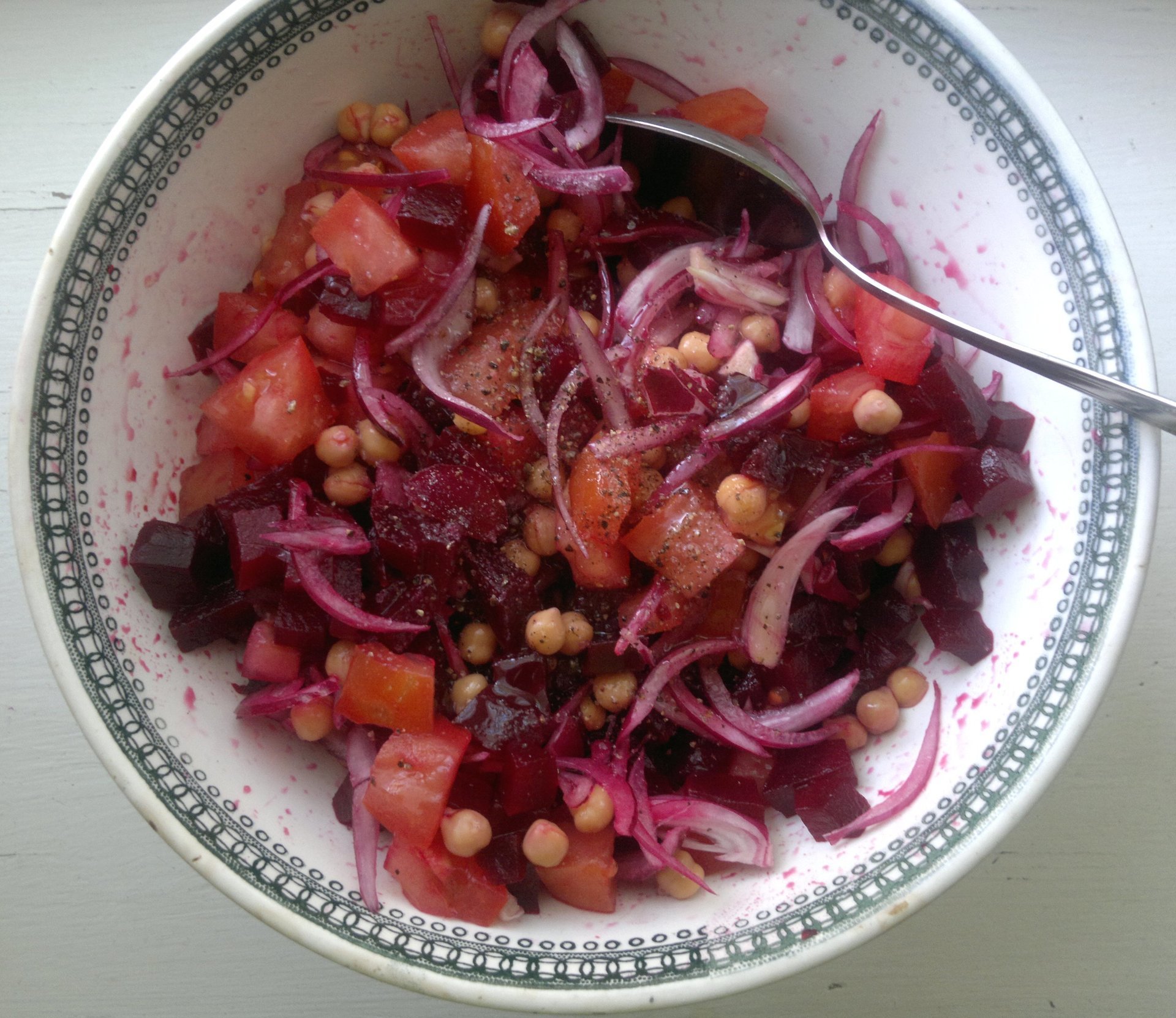 Салат из свёклы с помидорами, нутом и фиолетовым луком #постныйстол: шаг 7