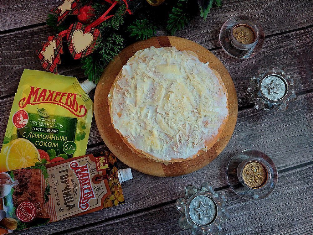 Фото к рецепту: Блинный пирог "махеевъ-ский рождественский"
