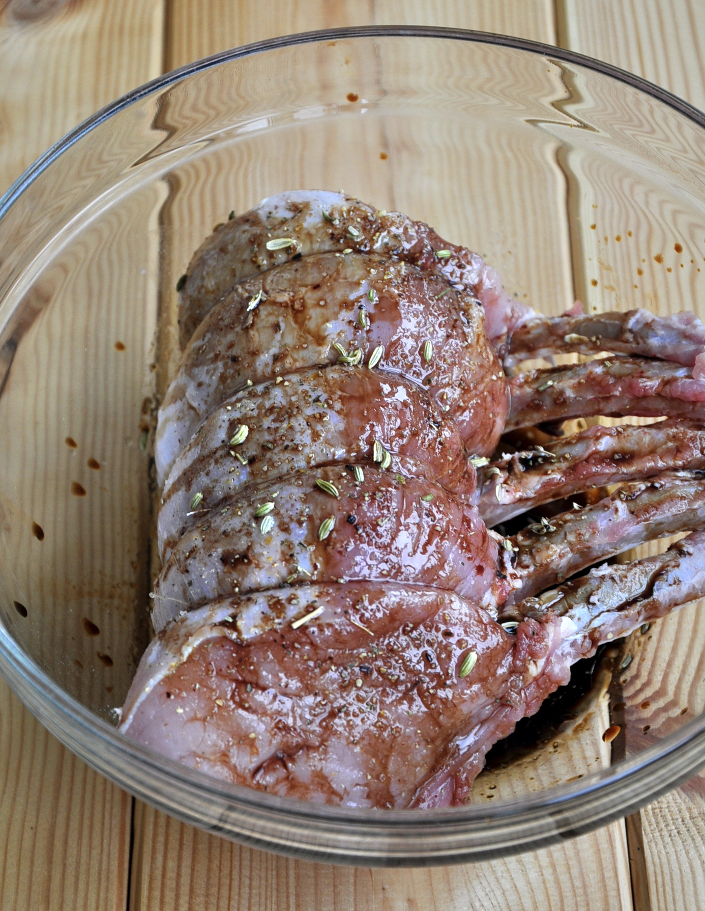 Мясо на косточке маринованное в бальзамическом уксусе и оливковом масле с прованскими травами: шаг 2