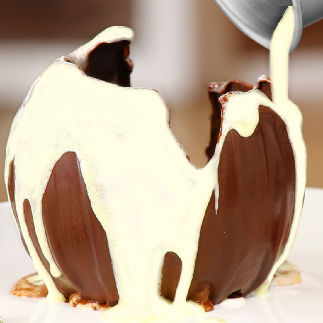 Фото к рецепту: Шоколадный шар. видео 