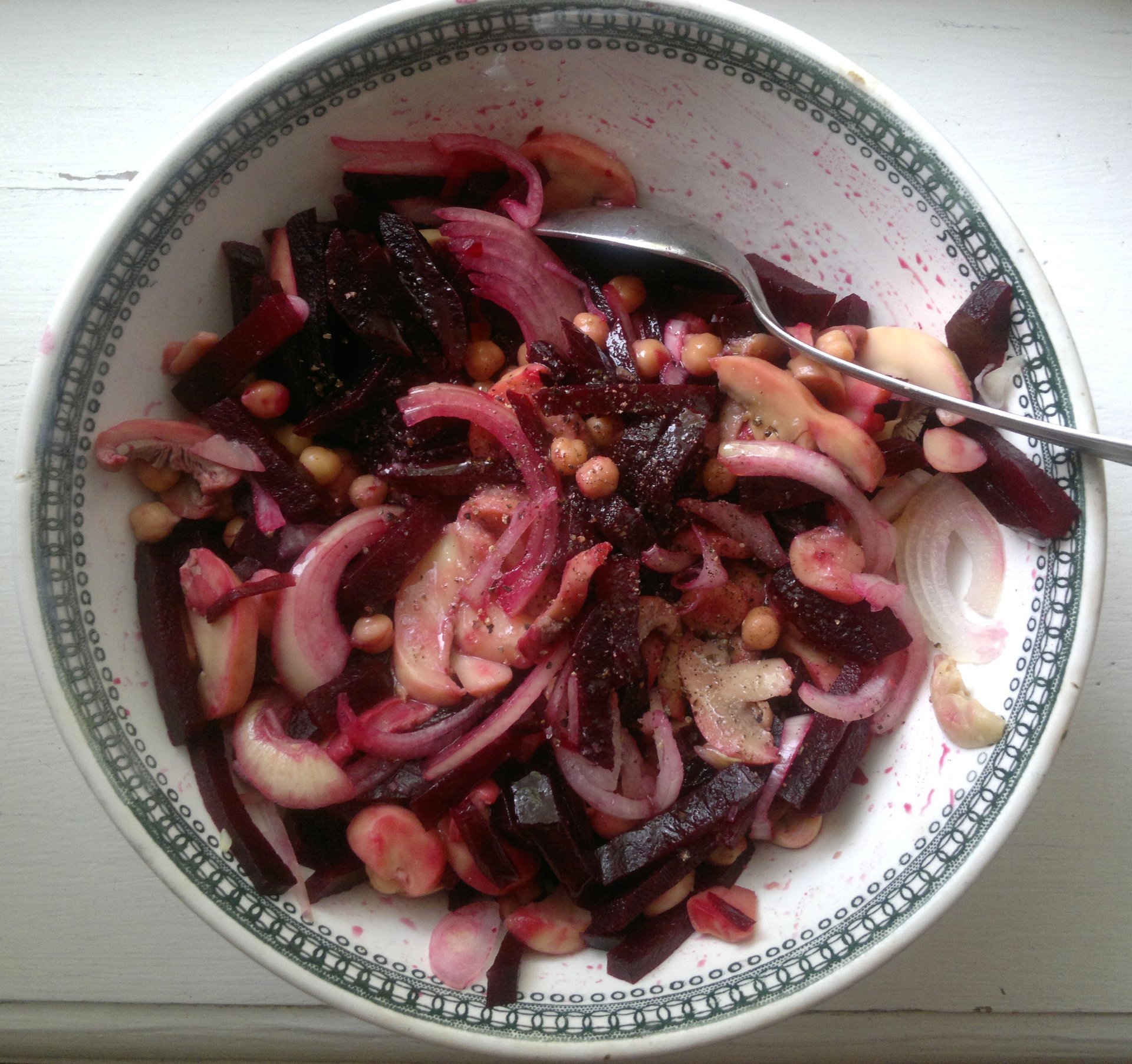 Салат со свеклой, нутом и солеными шампиньонами #постныйстол: шаг 7