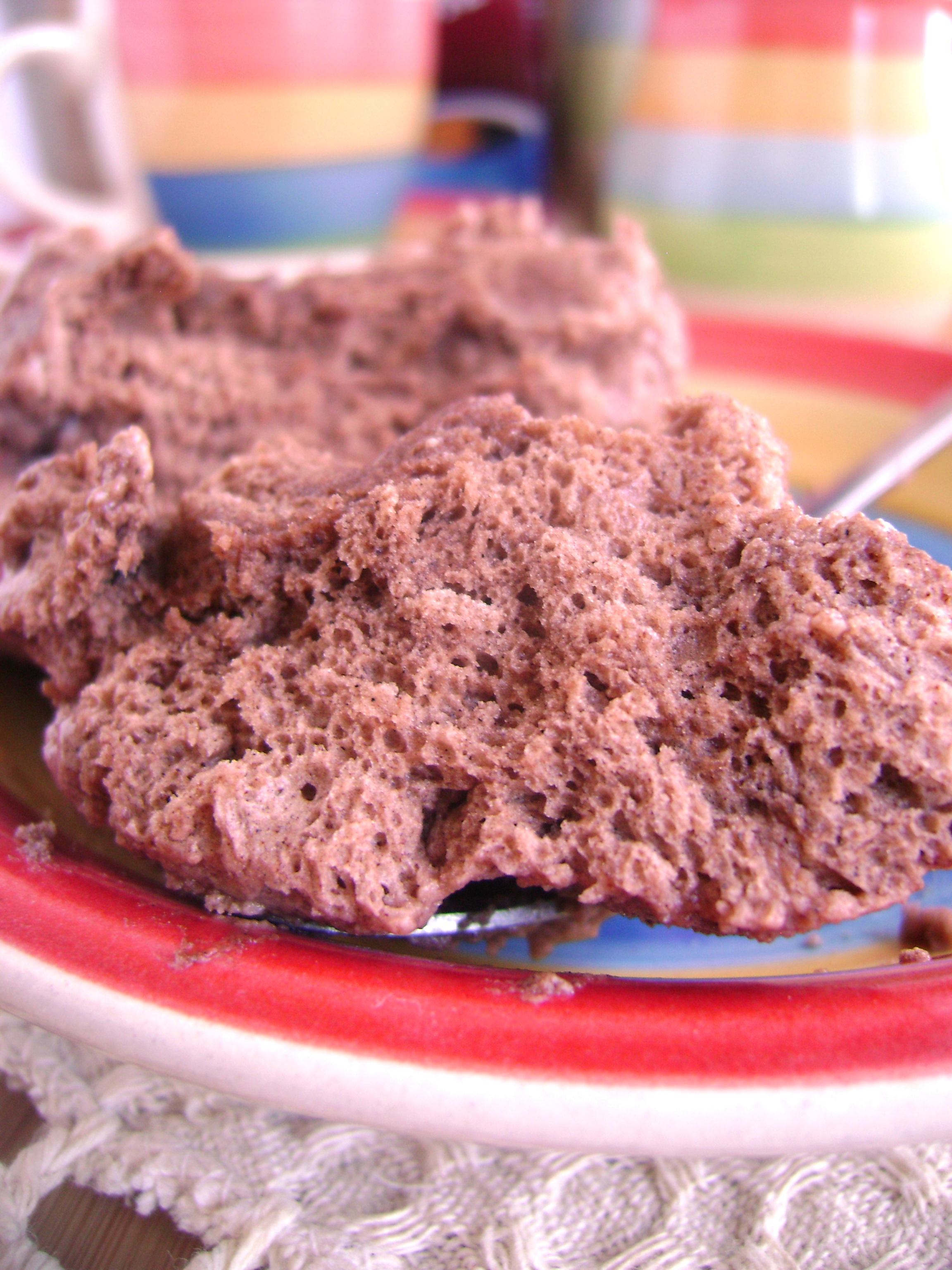 Шоколадный пудинг-суфле в кружке за 3 минуты
