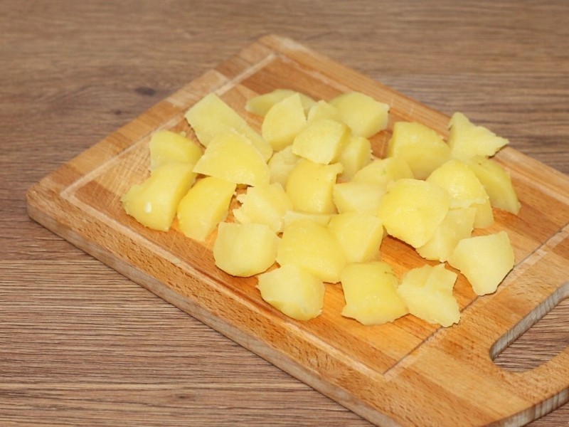 Сухарный картофель с овощами #денькнигодарения: шаг 1