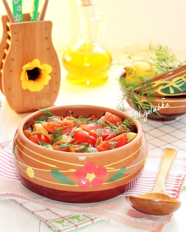 Салат с маринованными опятами в горчичном соусе