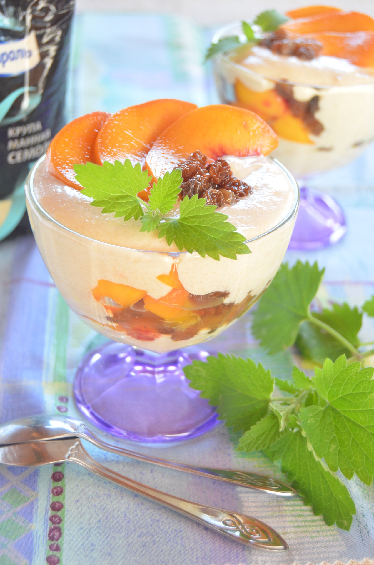 Фото к рецепту: Манно-творожный десерт с персиками