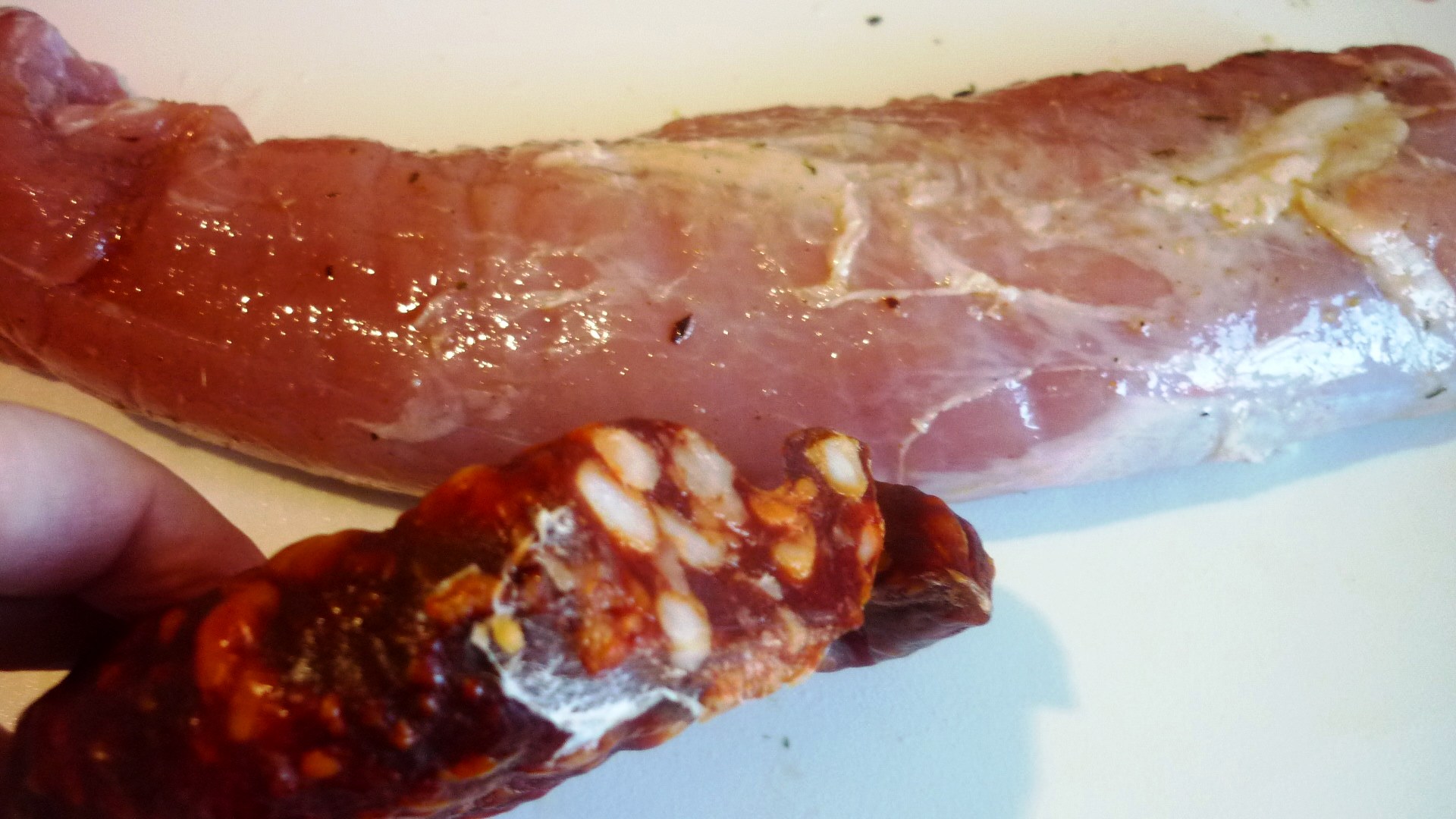 Свиная вырезка с ароматным маслом,чоризо и пикантным соусом с бальзамико: шаг 7