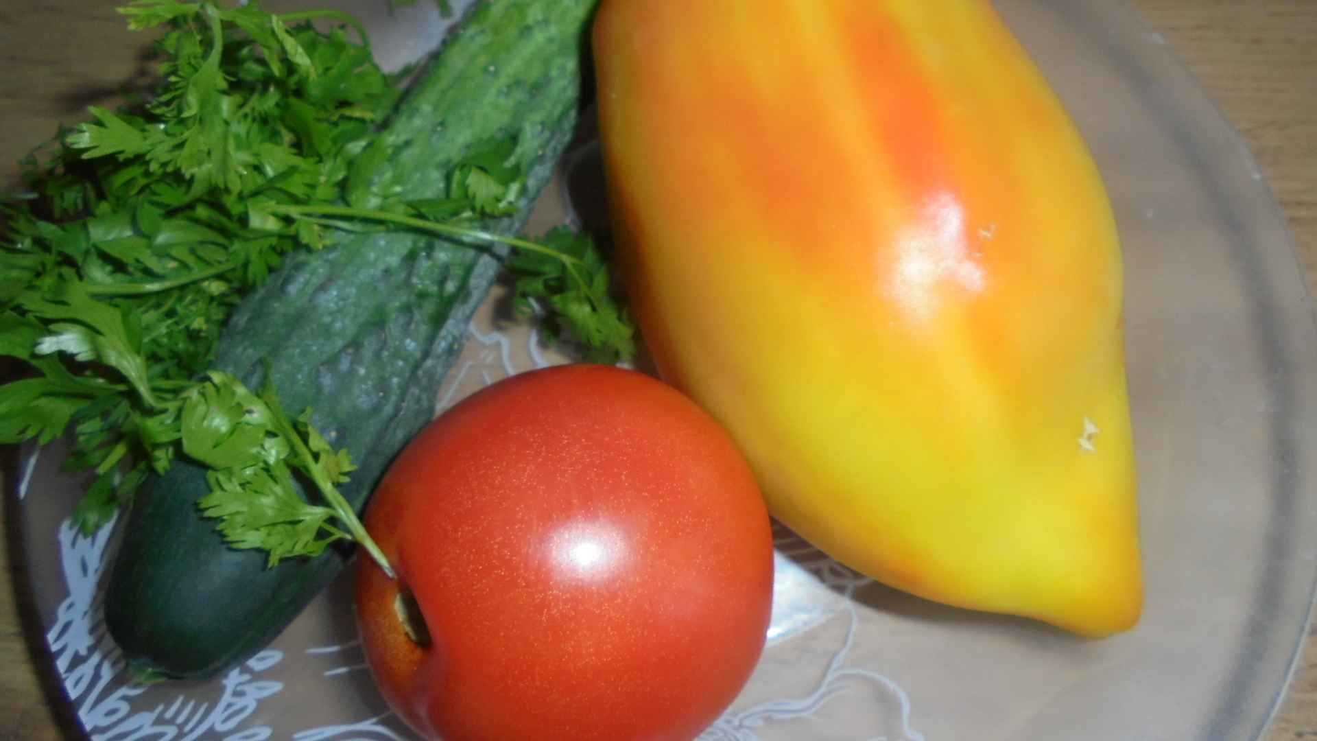 Салат из свежих овощей с медово-горчичной заправкой махеевъ #махеевъ: шаг 1