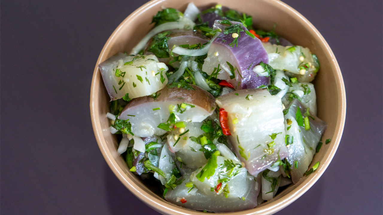Фото к рецепту: Салат закуска из маринованных баклажанов 