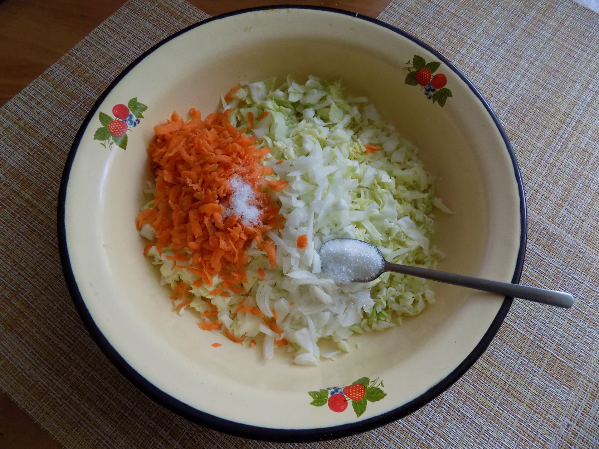 Капустный салат из советской столовой: шаг 3