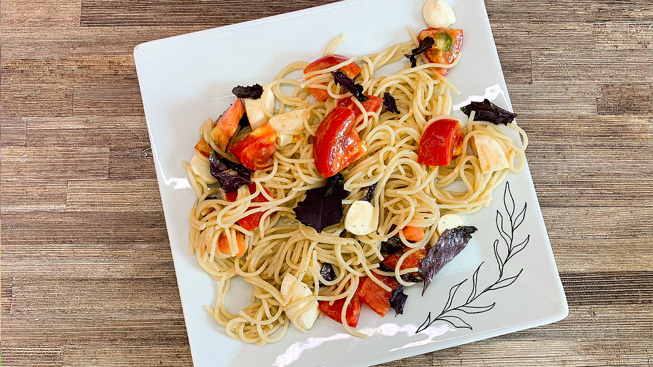 Фото к рецепту: Салат из спагетти