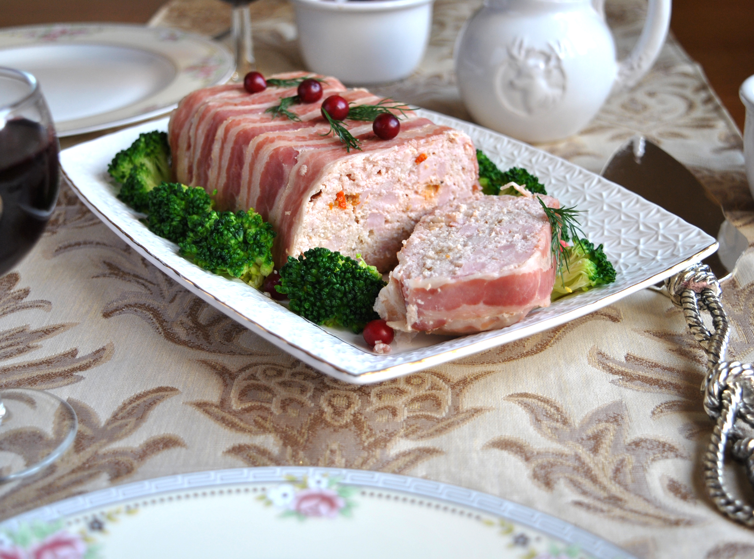 Праздничный террин из свинины с ветчиной и ягодами годжи: шаг 11